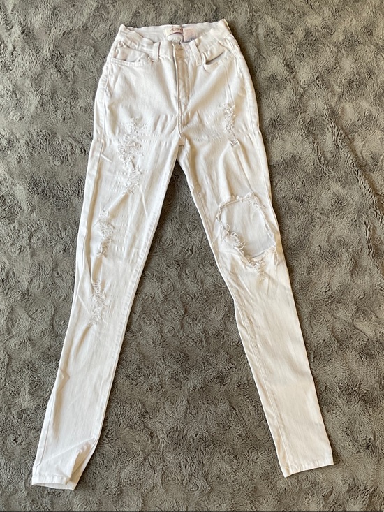 Pants - Women’s White Distressed Skinny Jeans